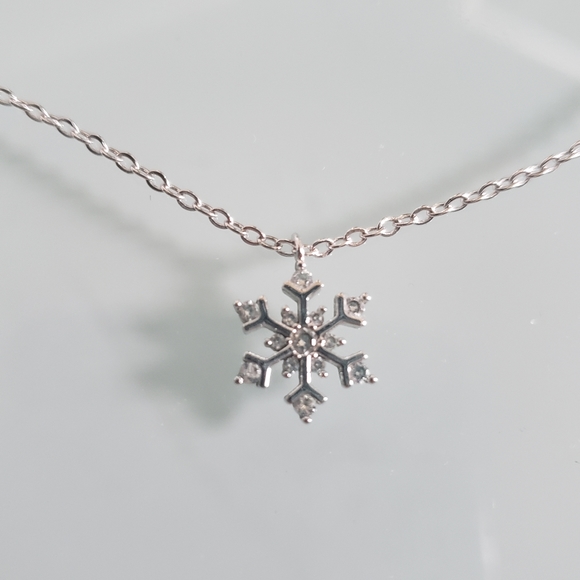 Small Snowflake Necklace - Picture 1 of 5
